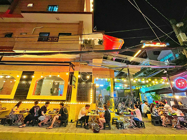 Coffee shop for rent Nguyen Van Huong