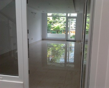 Retail space for rent Co Giang