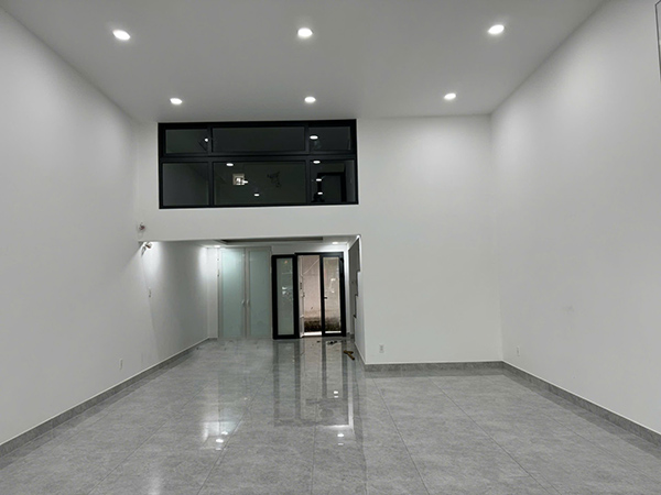 Lease retail space Tan Quy